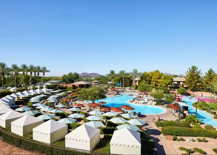 Holiday home Sanctuary In 1bd With Amenities Fitness Room, Pools Etc *