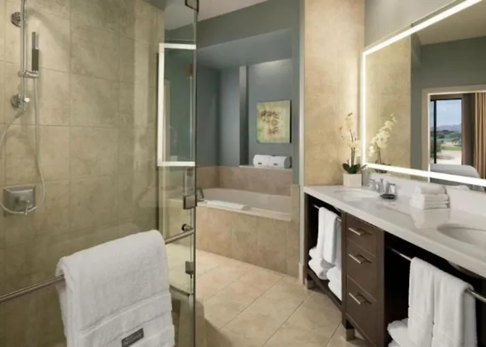 Sanctuary In 1bd With Amenities Fitness Room, Pools Etc Holiday home